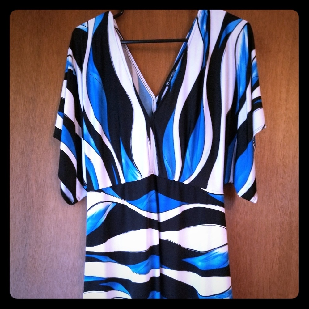 Blue, black and white long blouse